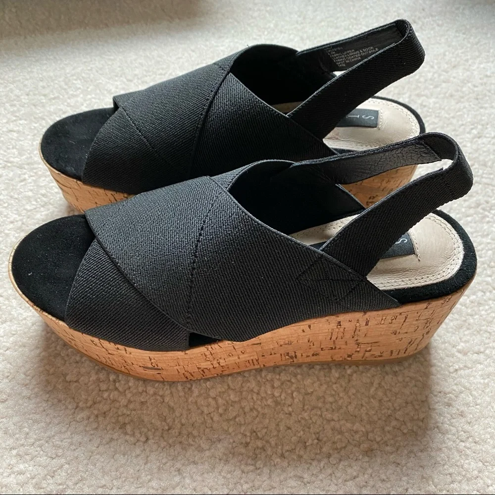 [NWT] Steve Steve Madden Caly Wedge Sandals